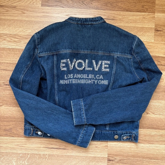 Guess Women's Delya Korean Trucker Denim Jacket - Picture 14 of 14